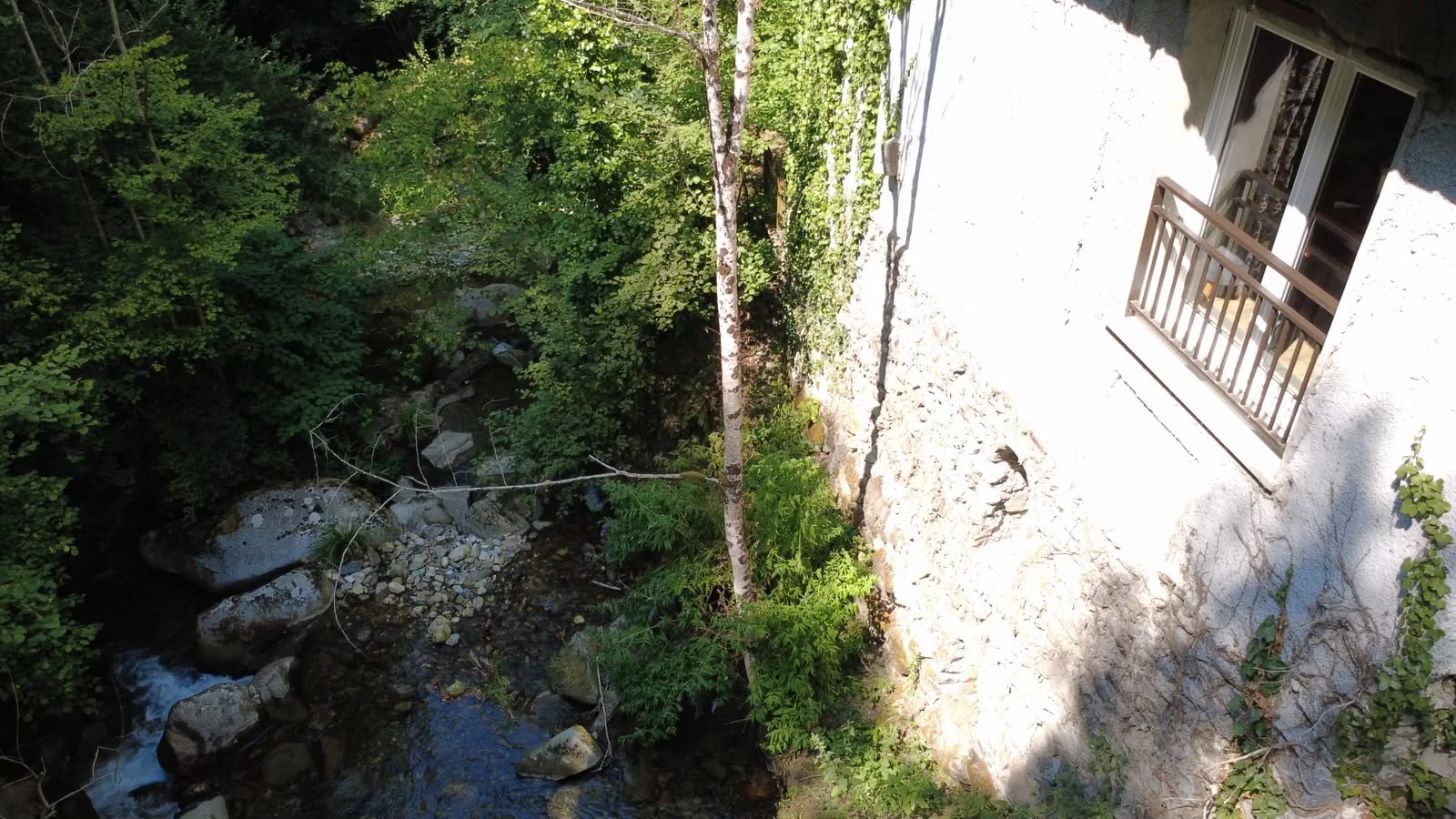 Façade du Moulin au bord de l’Ourse de Sost