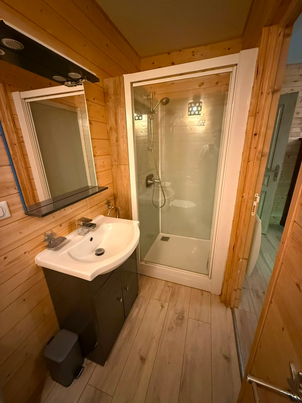 Second private shower room with shower and basin